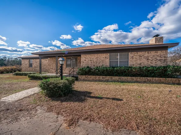 302 County Road 2211, Daingerfield, TX 75638