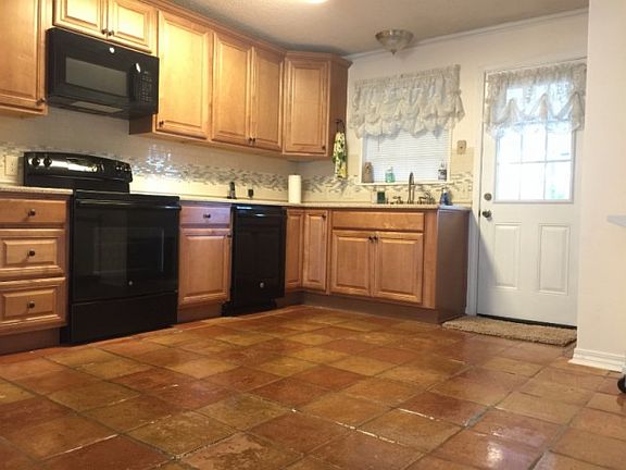5th image of 42088 Shadow Creek Ave