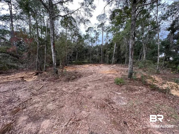 2719 Manuel Dr, Lillian, AL 36549