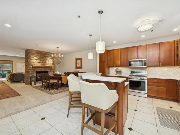 415 South Wells STREET #304, Lake Geneva, WI 53147