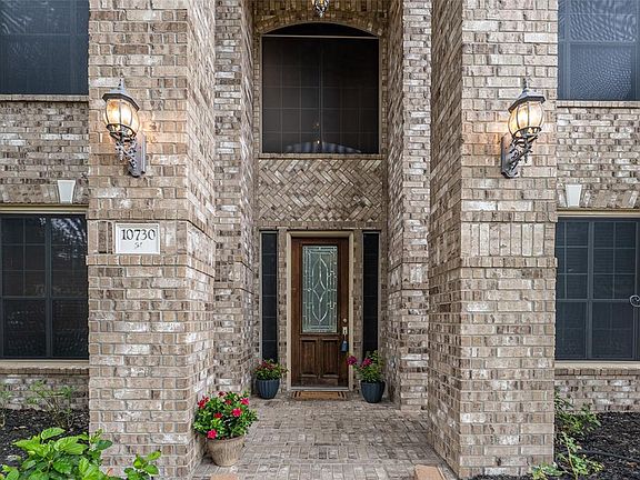 5th image of 10730 Mandavilla Dr