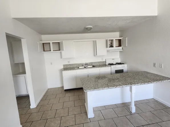 16460 Sequoia St APT 2, Hesperia, CA 92345