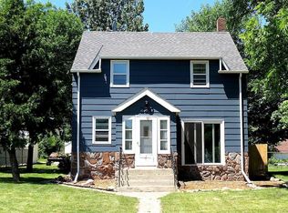 220 S 5th St, Bird Island, MN 55310