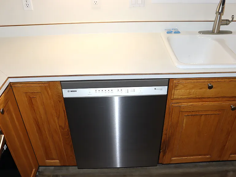1328 E Hunter Dr — Photo 7