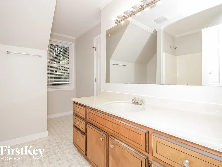 4927 Castlewood Dr SW — Photo 13