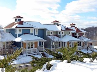 12029 Mountaintop Cir #702, Thompsonville, MI