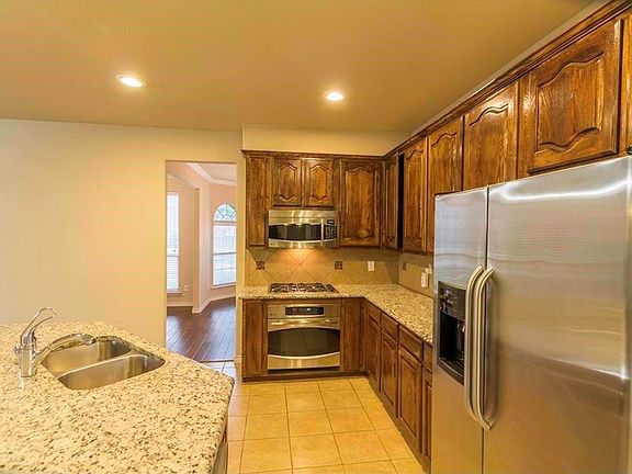 3rd image of 1619 Sul Ross Dr