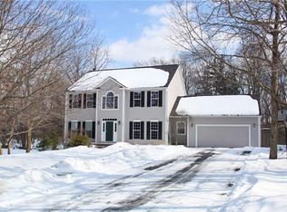 4898 Macgregor Ln, Syracuse, NY 13215