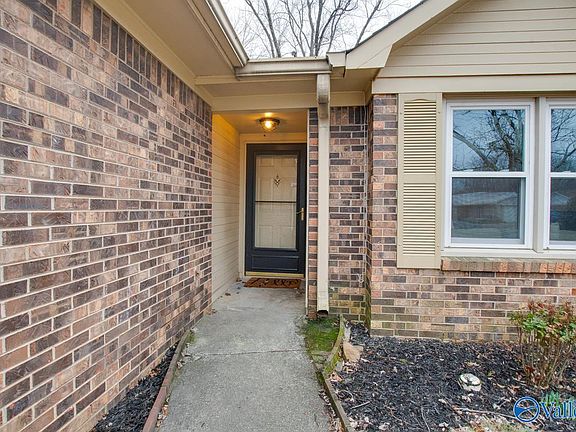 2nd image of 1018 Kinsey Dr SE