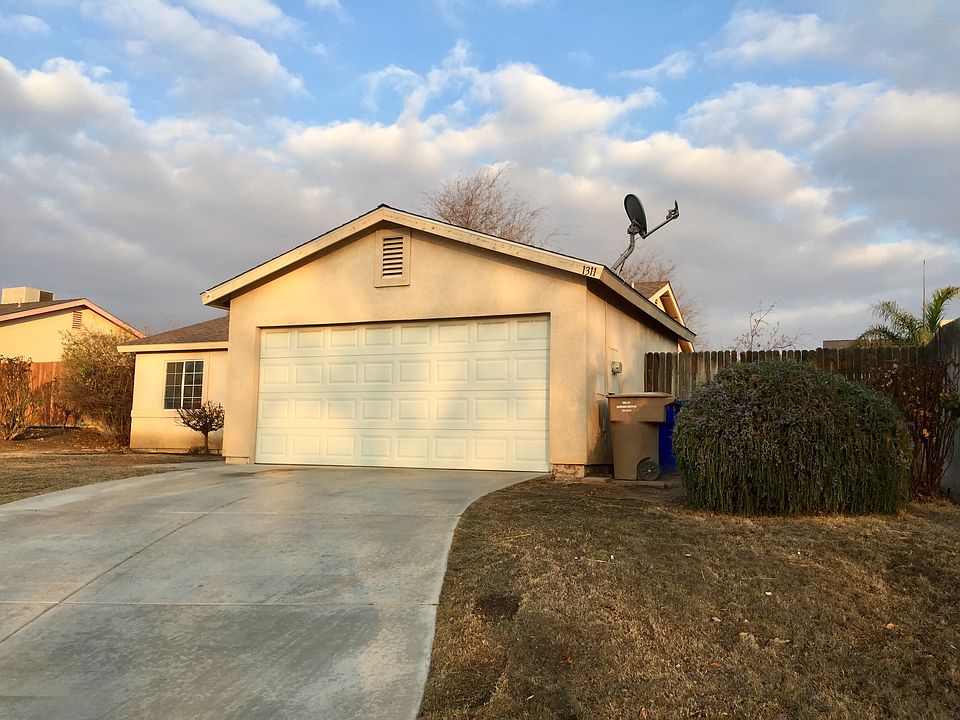 2nd image of 1311 Monica St