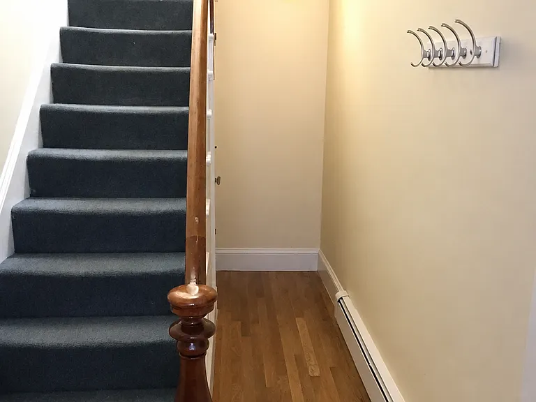 4 Leeds St #1 — Photo 9