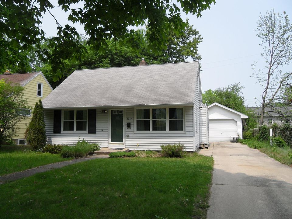 1st image of 2247 Audobon Dr SE