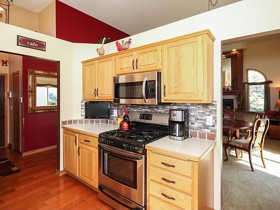 3rd image of 10936 Oakwood Ln N