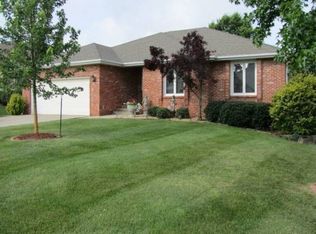 1010 E National Place Blvd, Springfield, MO 65810