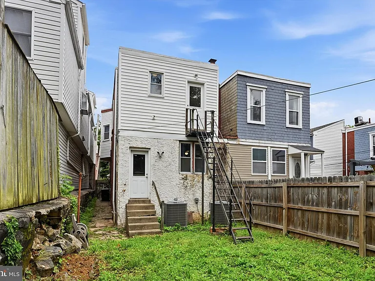 1508 Hancock St — Photo 14