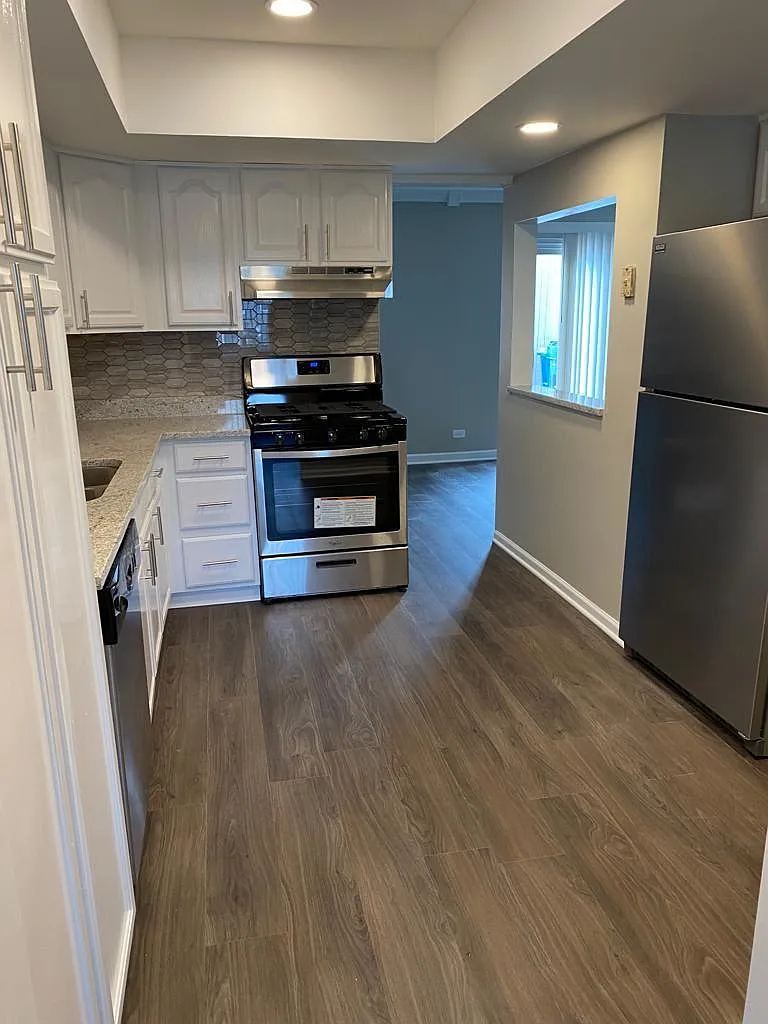 3 bed, 1576 sqft, $2,550 — Photo 4