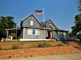 241 S 5th St, Hot Springs, SD 57747