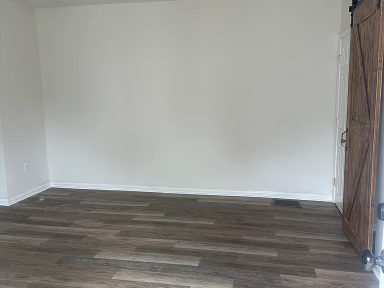 305 Summit Ave #1 — Photo 10