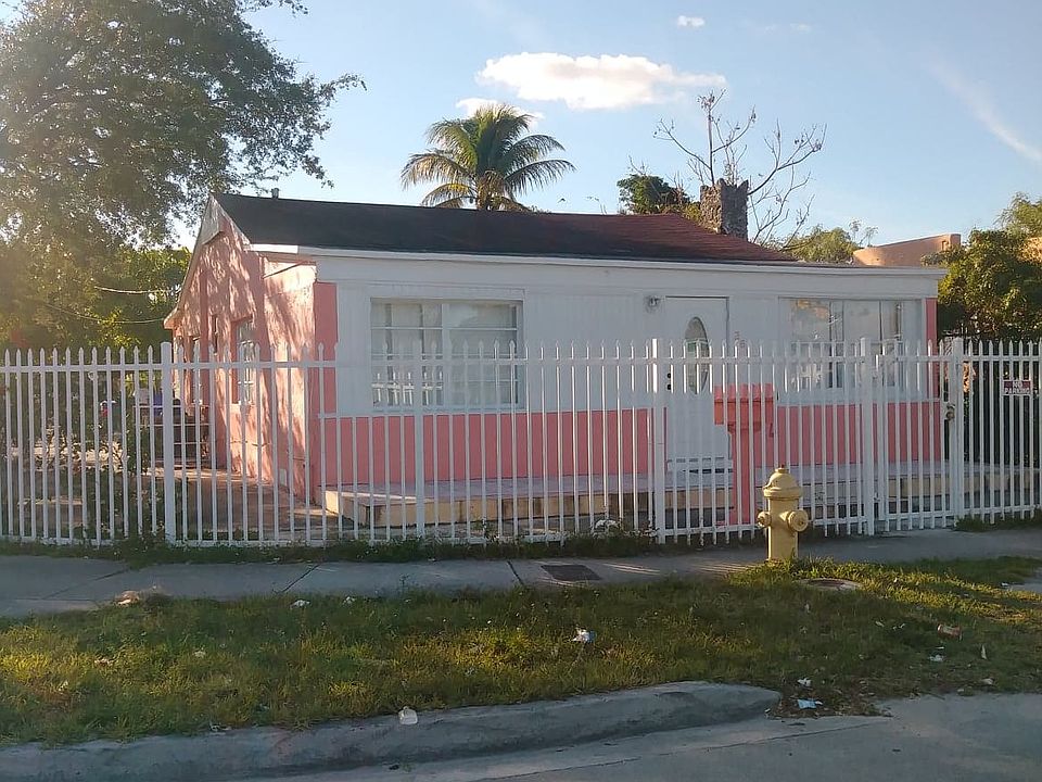 1st image of 2600 NW 13th Ave