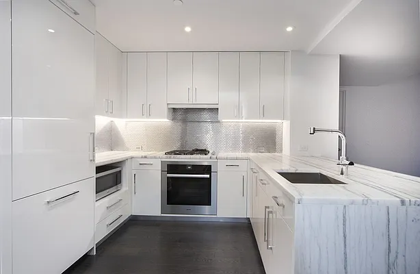 Rented by BLU Real Estate | media 29