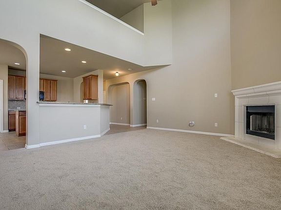 4th image of 605 Catalpa Rd