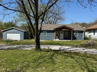 2737 W Mount Vernon St, Springfield, MO 65802