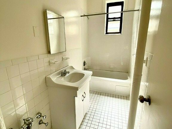 4th image of 3284 31st St APT 2A