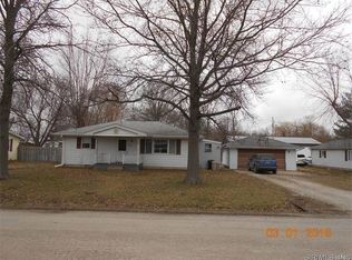 328 W Park Ave, Witt, IL 62094