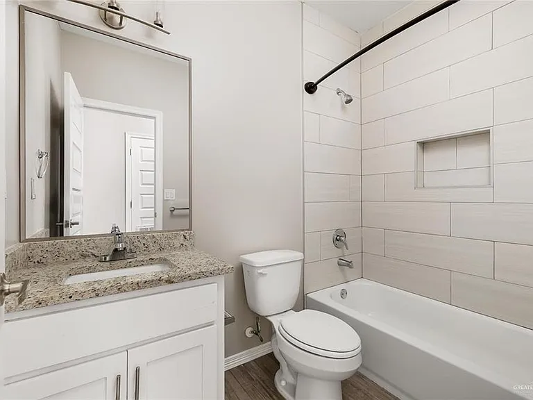 1905 Davenport St #4 — Photo 10