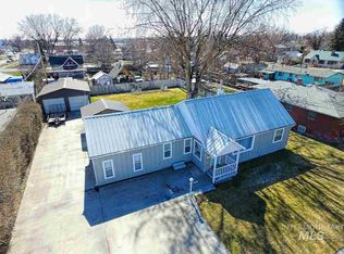 135 E Butterfield St, Weiser, ID 83672