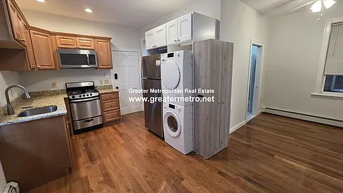 152 Salem St Photo 1