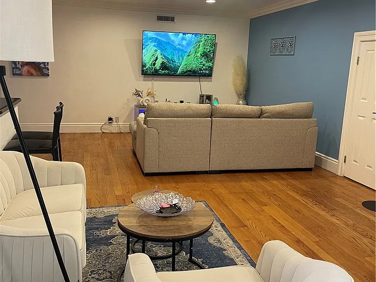 14934 Dickens St #4 — Photo 3