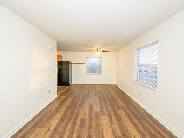 113 College Street Rd #E — Photo 4