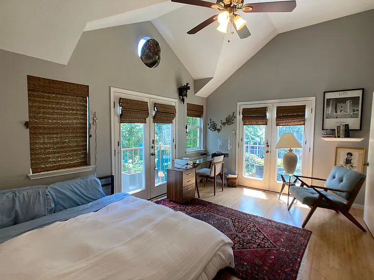 bedroom, opposite view