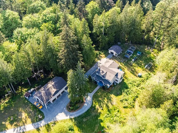 1520 Lazo Ln, Nanaimo, BC V9X 1M9