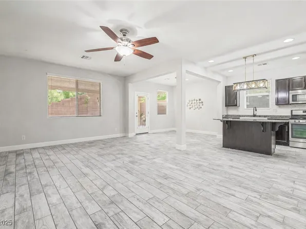 10841 Hunters Green Ave, Las Vegas, NV 89166