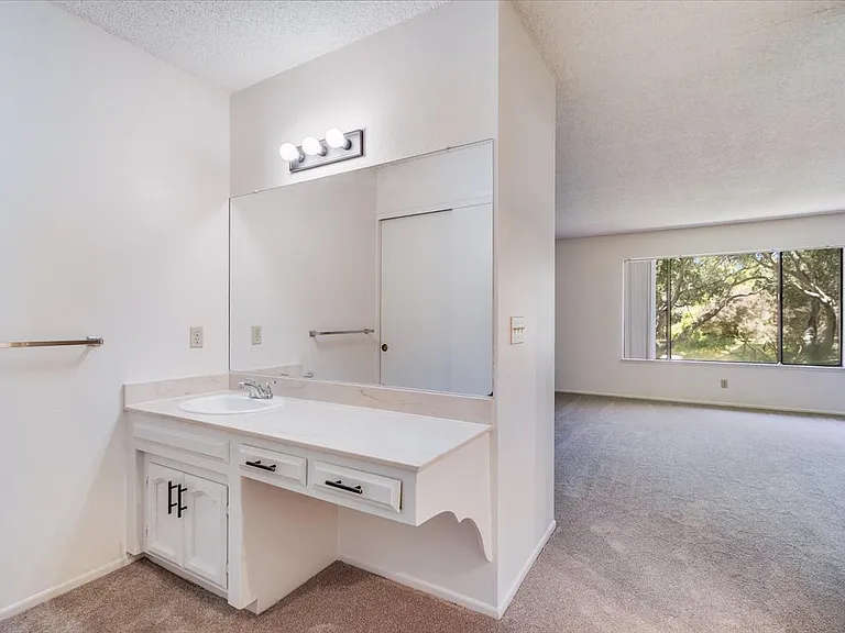18 Stanford Cir — Photo 14