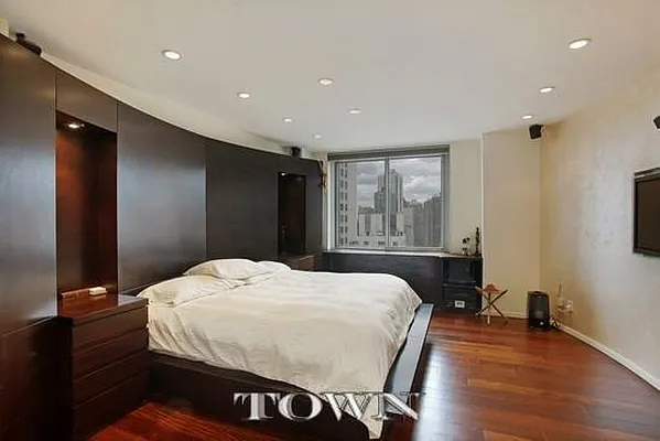 Rented by Town Residential | media 26