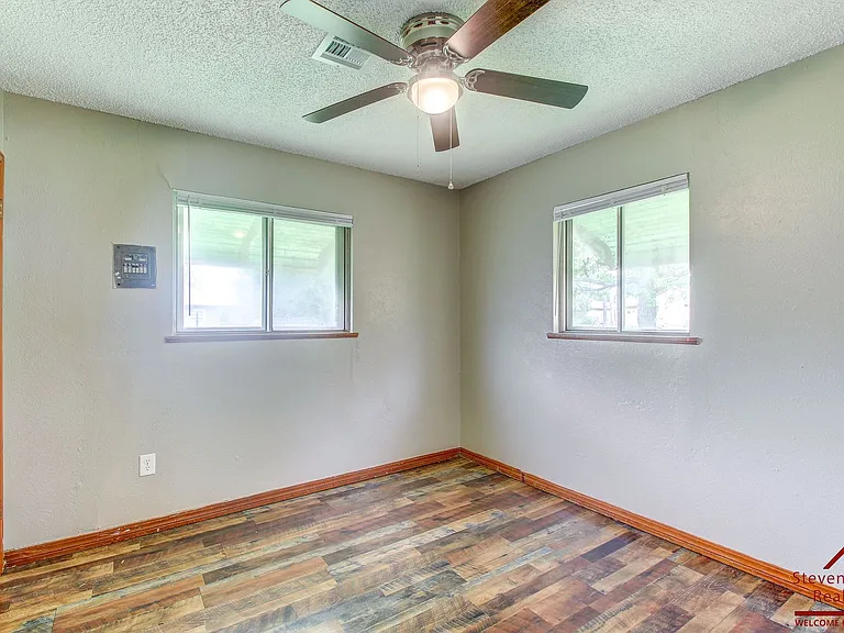 1436 NW Ozmun Ave — Photo 21
