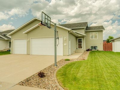 3908 48th St NW, Mandan, ND, 58554