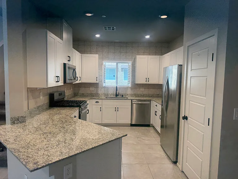 4519 Sapphire Moon Ave — Photo 3