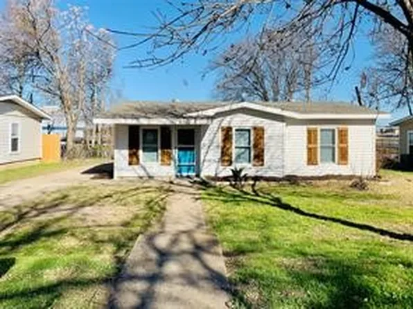 8036 Downe Dr, White Settlement, TX 76108