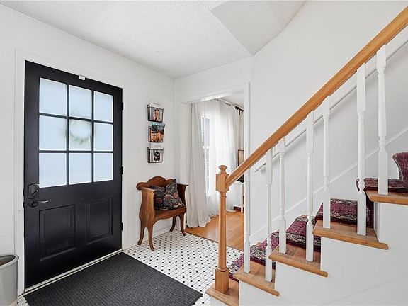 3rd image of 1609 NE 68th Ter