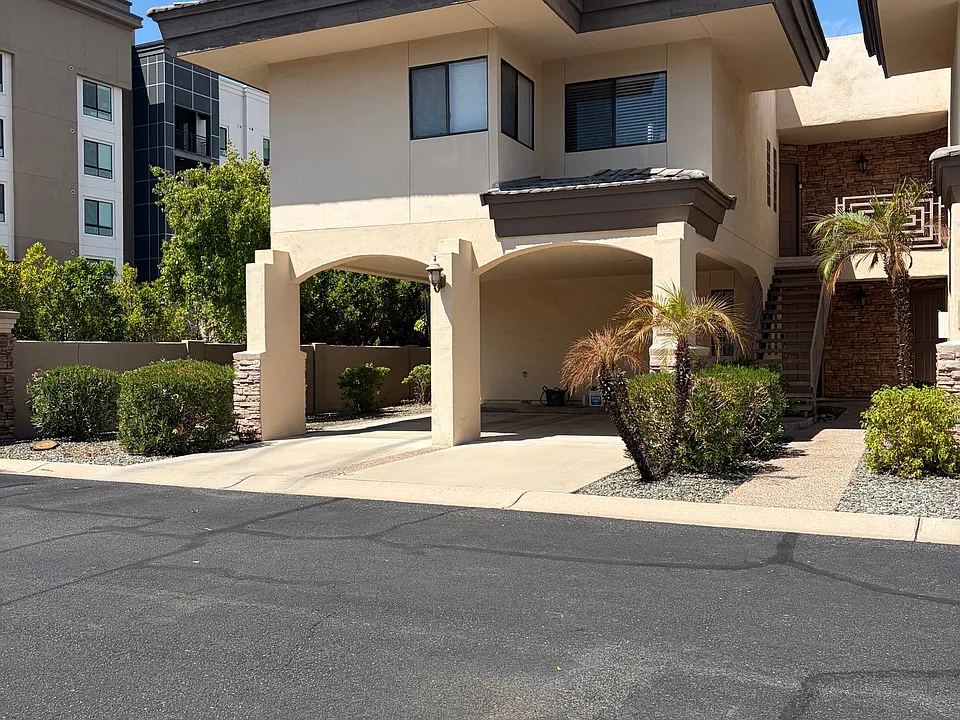 3235 E Camelback Rd #105