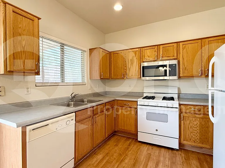 807 W Sunset Dr — Photo 13