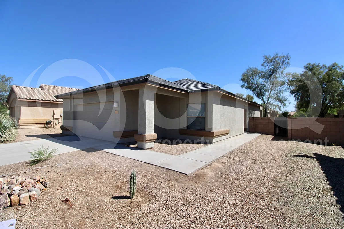3 bed, 2.0 bath, 1265 sqft, $1,699 — Photo 3