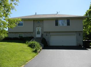 37043 N Magnolia Ave, Gurnee, IL 60031