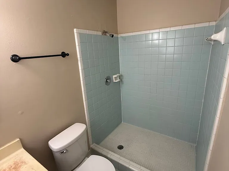 2250 Birken Dr — Photo 2
