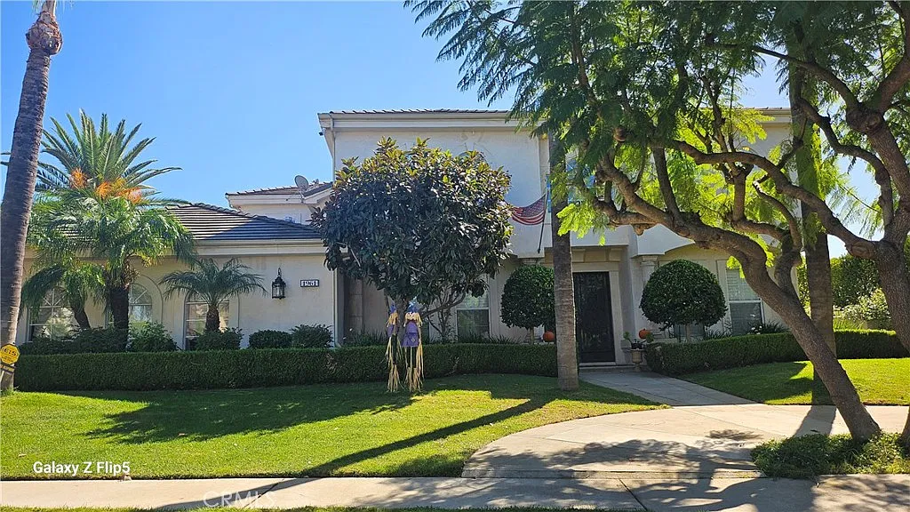 5 bed, 6.0 bath, 4342 sqft, $9,500 — Photo 1
