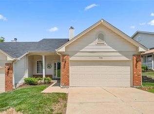 7246 Tournament Dr, Saint Louis, MO